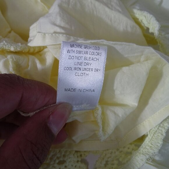 We're All Pretty Girls Yellow Smocked Ruffle Mini Skirt Women Size M Lined - Picture 9 of 11